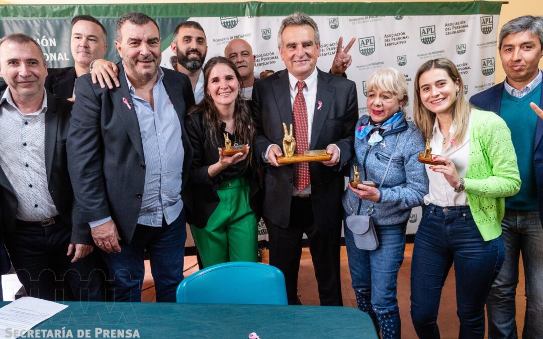 Entrega del premio a la Lealtad 2023 al compañero Agustín Rossi