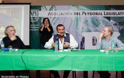 Se realizó una charla debate denominada: “A 71 del 17 “