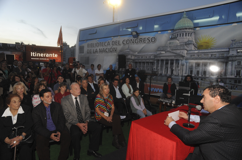 Di Próspero habló en la Feria del Libro.