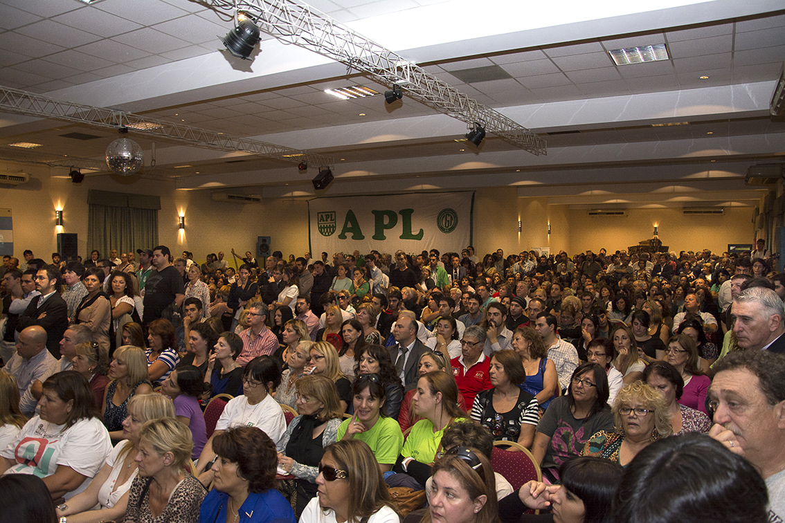 Histórico acto de los trabajadores de APL